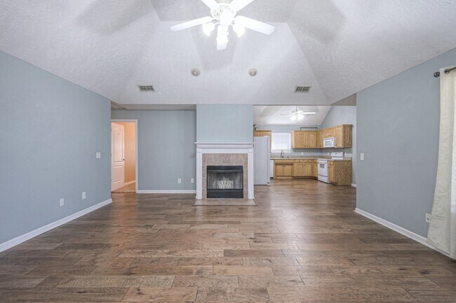 Building Photo - 5156 Cicada Cir