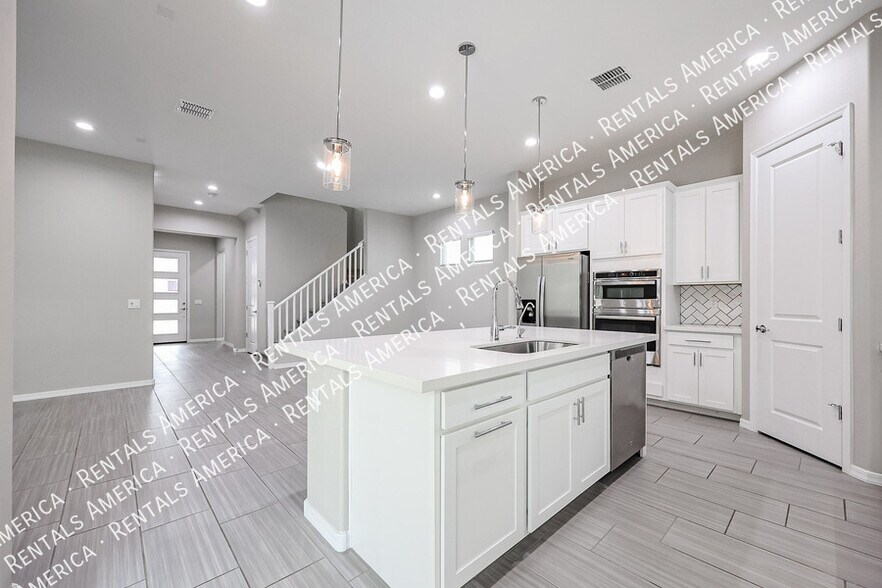 Building Photo - 640 W Winchester Dr