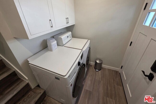 Building Photo - 4744 Haskell Ave