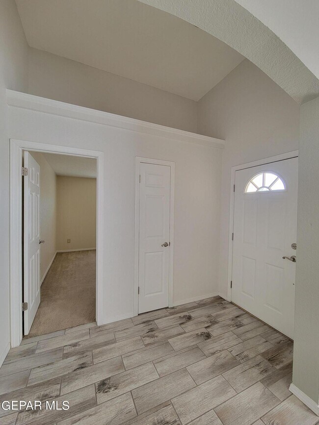 Building Photo - 14044 Peter Noyes Dr