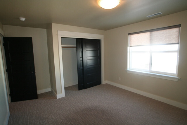 Building Photo - Leeward Court