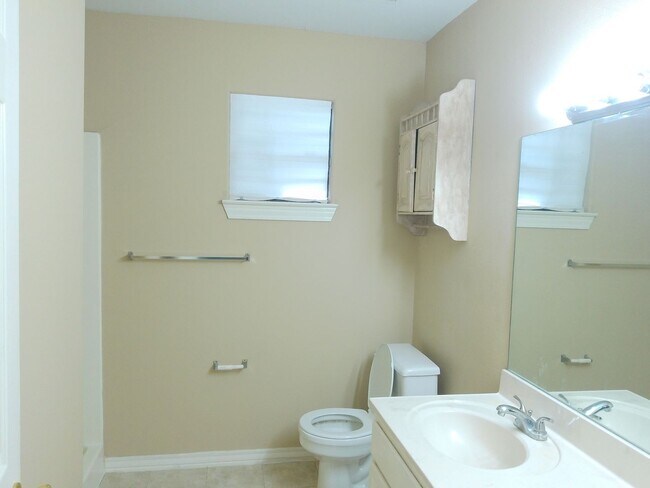 Building Photo - 1818 Rodd Field Rd