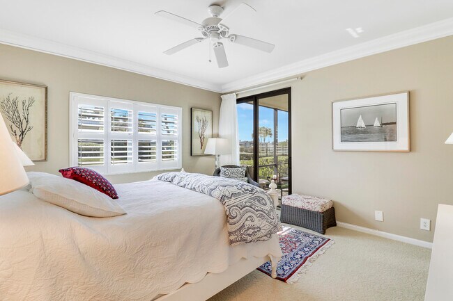 Building Photo - 275 S Beach Rd