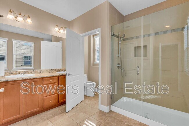 Building Photo - 718 El Paseo Cir