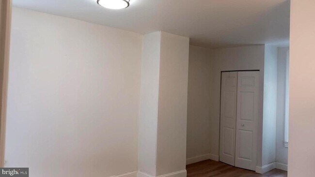 Building Photo - 317 N 33rd St