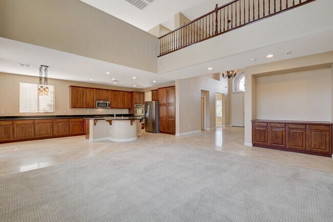 Building Photo - Spacious 5-Bedroom, 2 Story Pool Home in G...