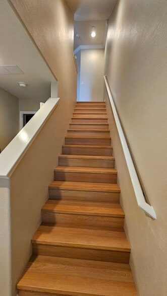Stairs leading to 2nd floor - 5962 Lugano Via