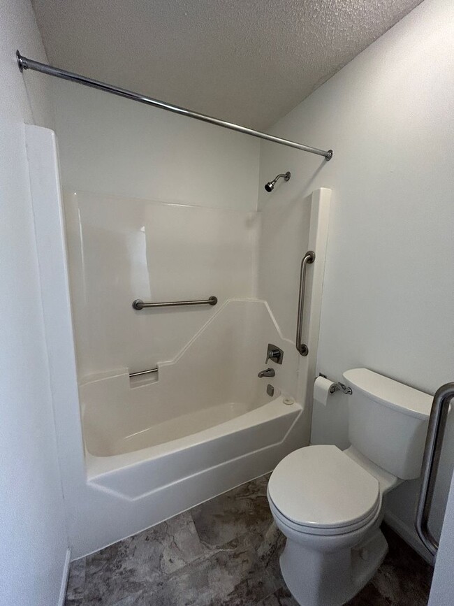 Building Photo - Black Mountain - Single Level Two Bedroom ...