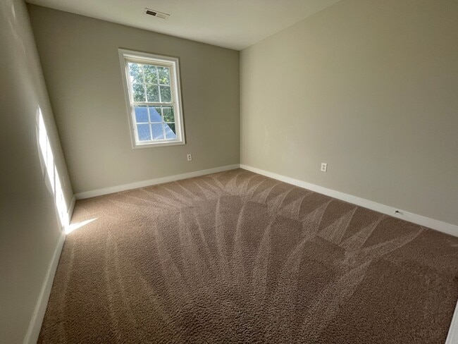 Building Photo - Two Story Home