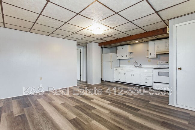 Building Photo - 411 Steck St