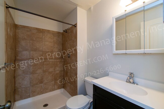 Building Photo - Fantastic 4 bedroom, 2 bathroom near Overl...