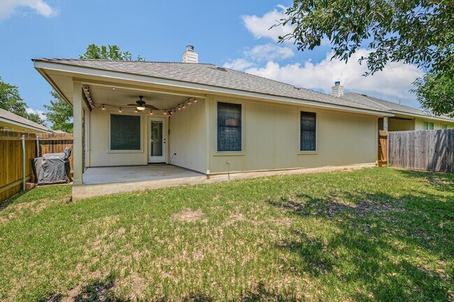 Building Photo - 220 Chandler Crossing Trail