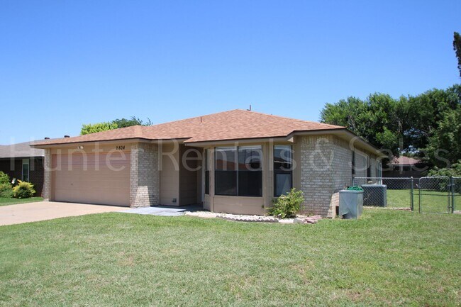 Building Photo - 2804 Derby Dr