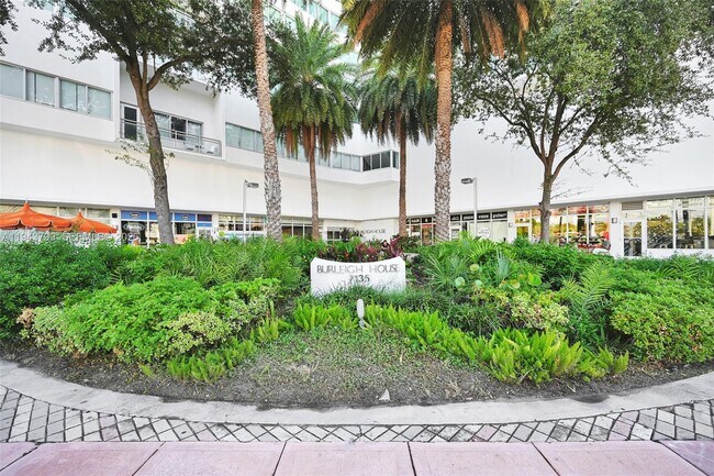 Building Photo - 7135 Collins Ave