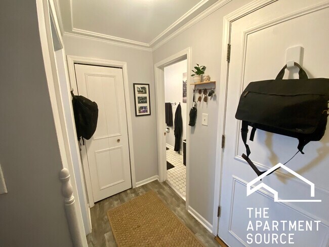 Building Photo - 3714 N Sheffield Ave