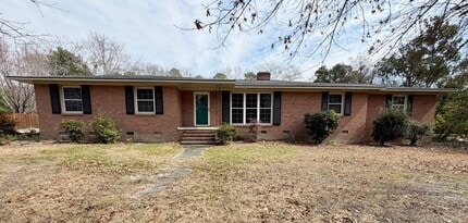 Building Photo - Lexington- Downtown Lexington - Call Lexington office for tours 803-359-0793