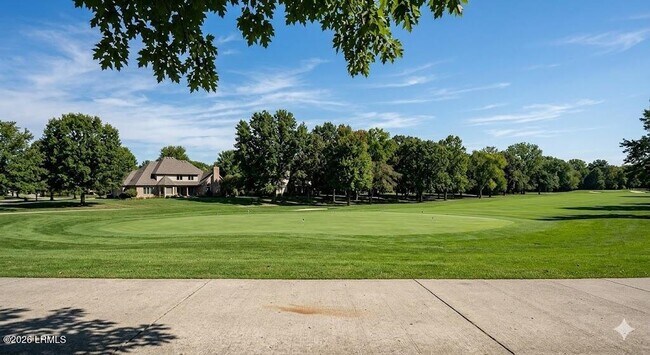 Building Photo - 1305 Rowland Dr
