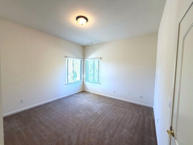 Building Photo - Spanish Springs 5bed/3ba Rental Available ...