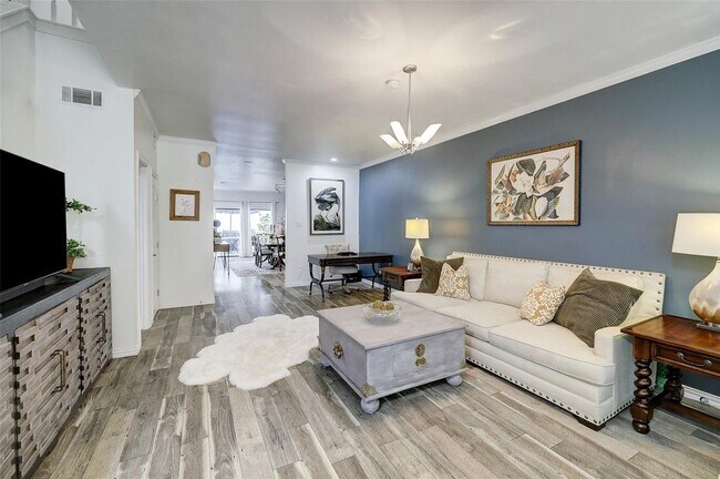 Building Photo - 9619 Doliver Dr