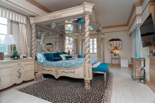 Building Photo - 7241 Fisher Island Dr