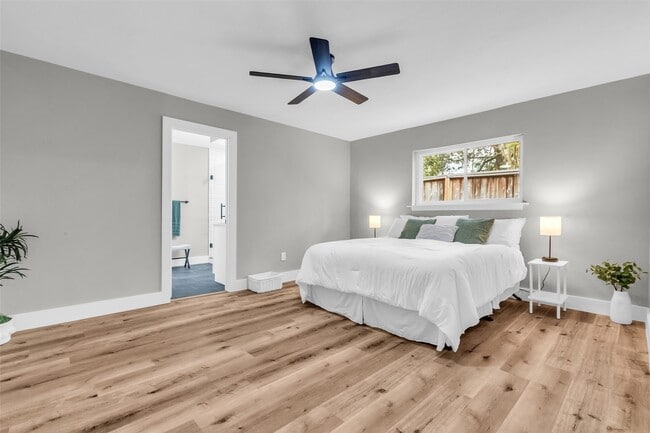 Building Photo - 3518 Shore Shadows Dr