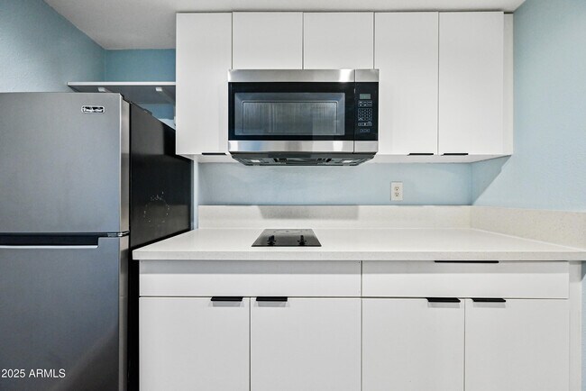 Building Photo - 3025 N 32nd St