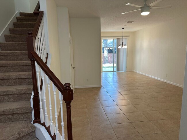 Building Photo - 3 Bedroom, 2.5 Bath Townhome in Gated Sanford Community – Pet Friendly