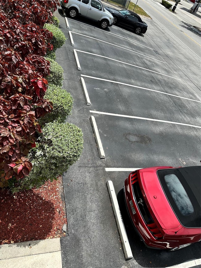 Building Photo - 305 NE 16th St