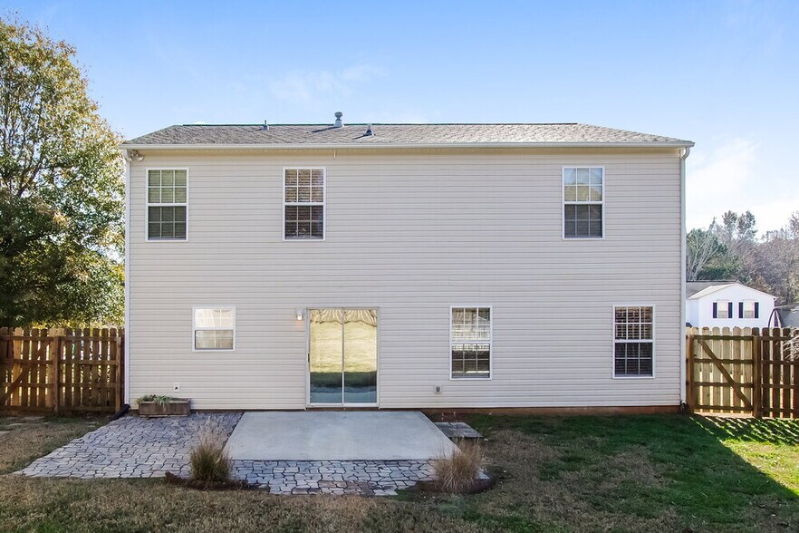 Building Photo - 15823 Circlegreen Dr