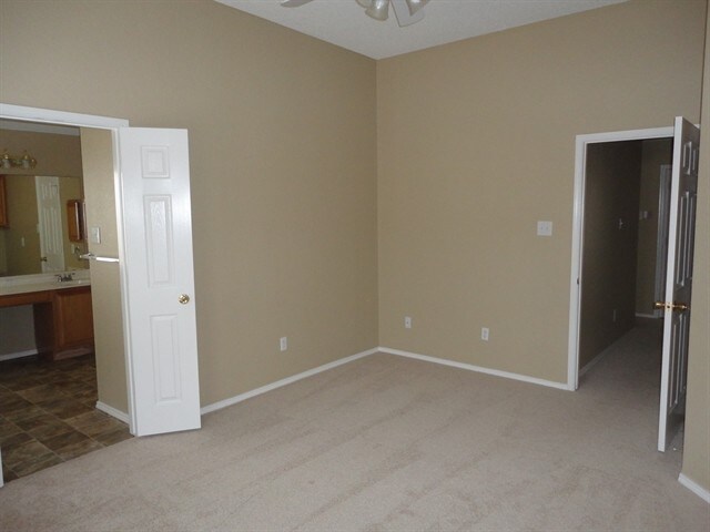 Building Photo - 3707 Sycamore Ln