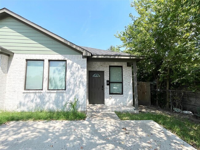 Primary Photo - 5121 Southwind St