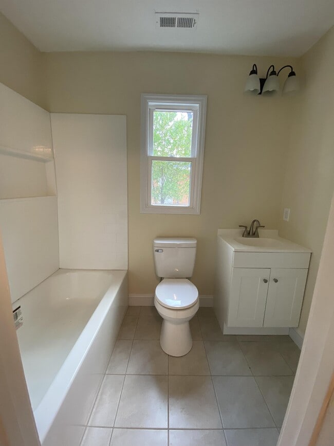 Building Photo - 4935 Walnut Dr