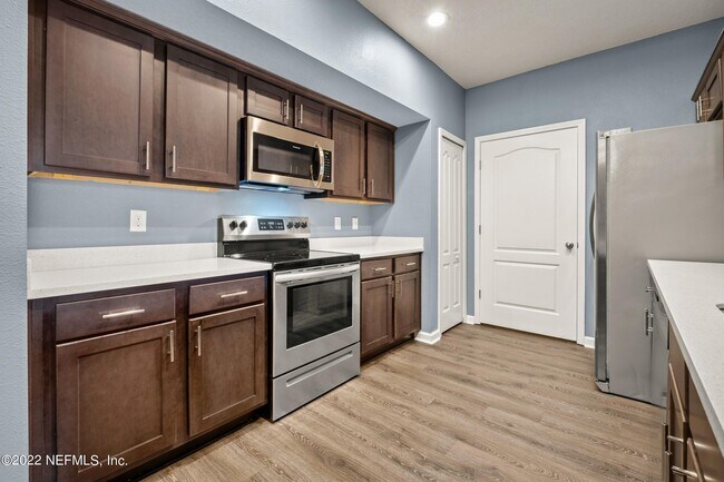 Building Photo - 4932 Key Lime Dr