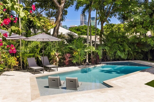 Building Photo - 141 SW 23rd Rd