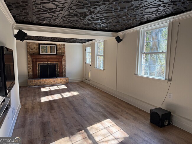 Building Photo - 1610 Old Mill Crossing NE