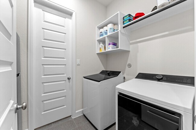 Building Photo - 21215 Palm Arbor Dr