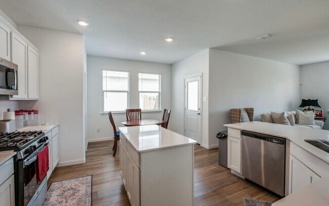 Building Photo - 8424 Gray Squirrel Ln.