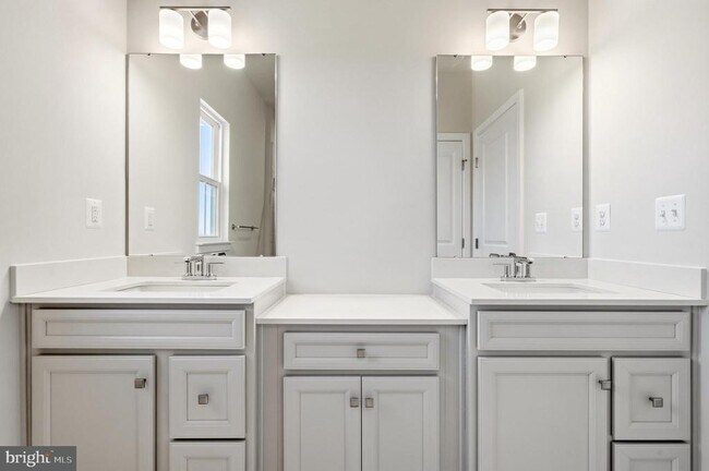 Building Photo - 9399 Edenderry Dr