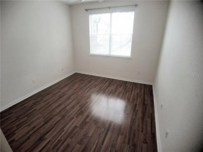 Building Photo - 860 N Orange Ave