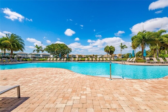 Building Photo - 4144 Greenway Dr