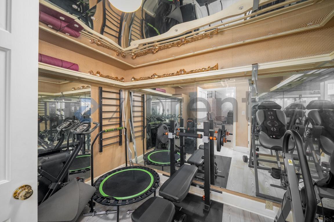 Building Photo - 615 Pinecrest Dr