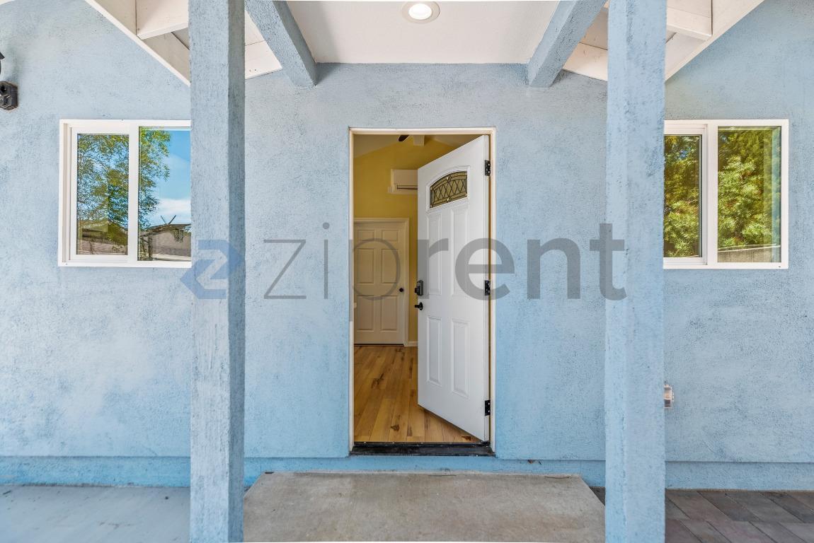 Building Photo - 732 W Edmundson Ave