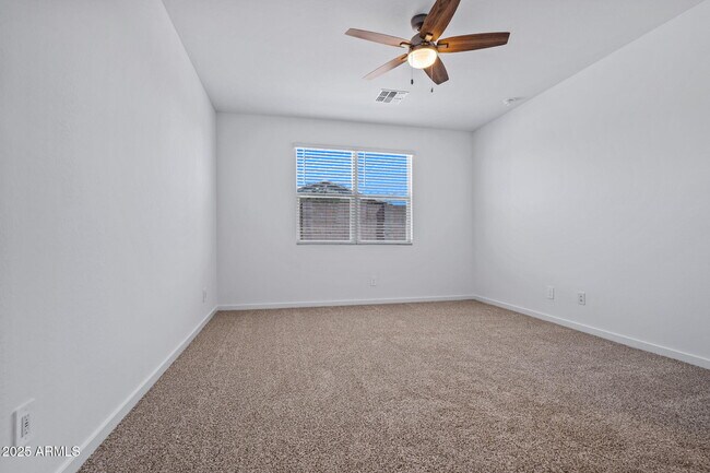 Building Photo - 16006 W Cottontail Ln