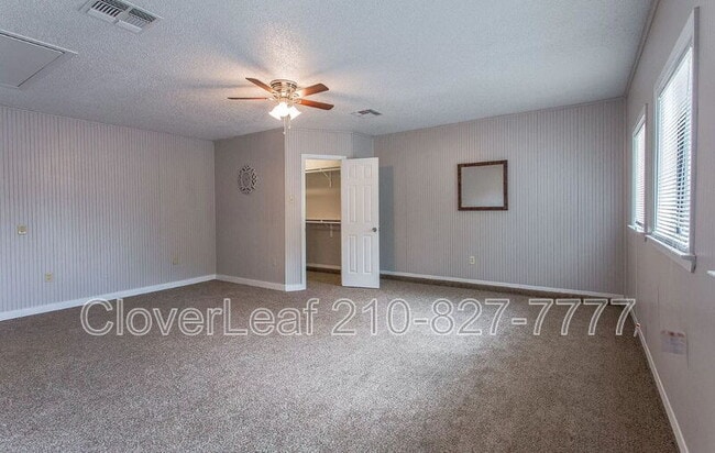 Building Photo - 4961 Champlain Dr