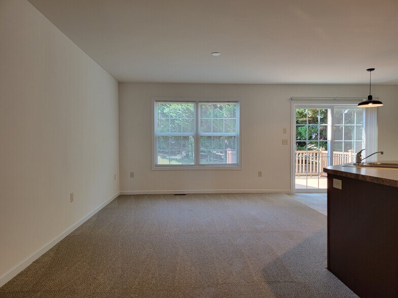 Building Photo - 402 Mount Olive Ln
