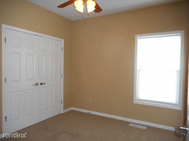 Building Photo - 215 Max Hampton St