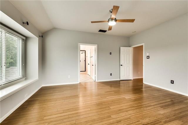 Building Photo - 1439 Royal Oaks Dr