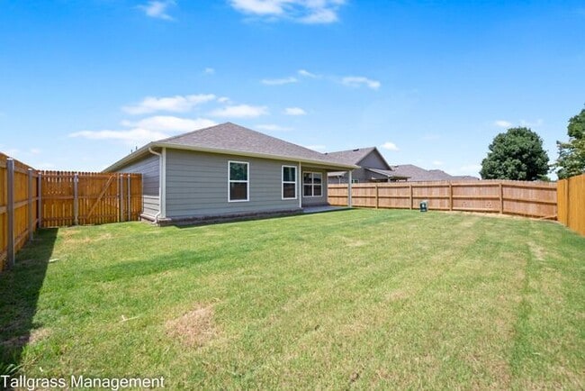 Building Photo - 4/2/2 Home in Sand Springs