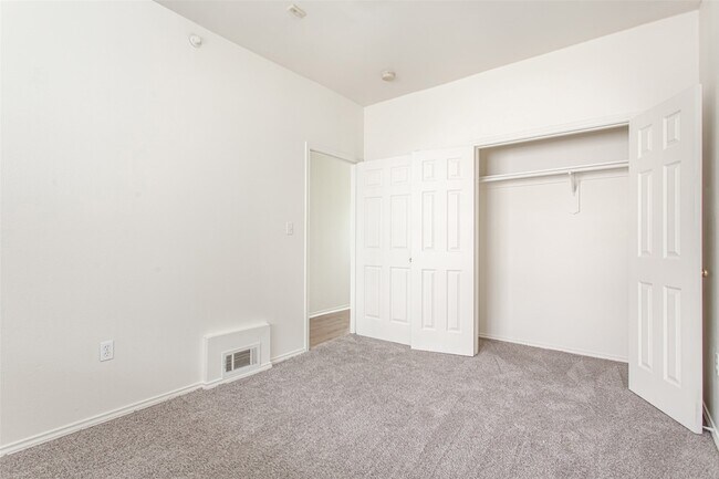 Building Photo - 4713 Virginia Ave