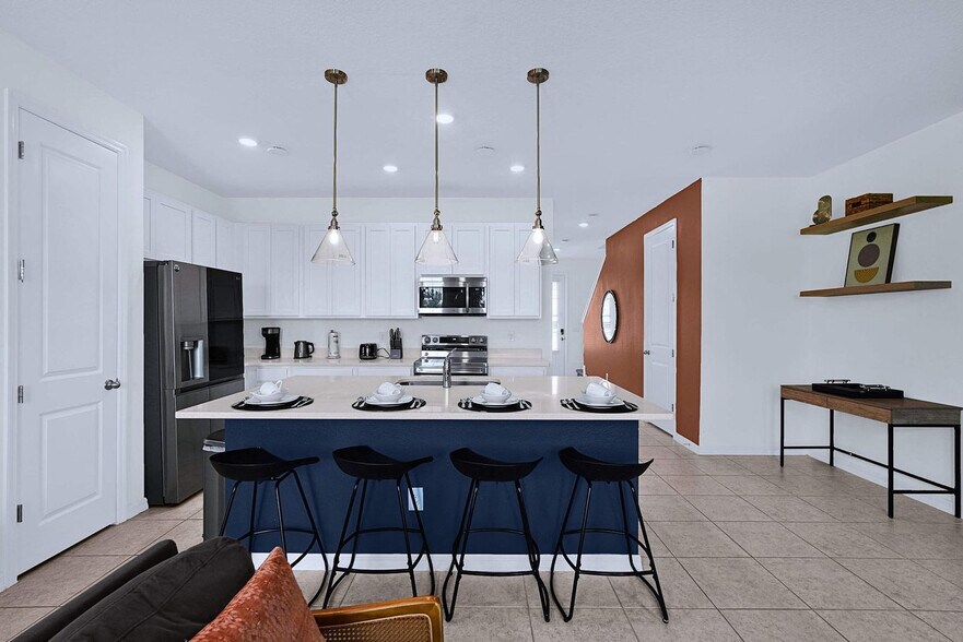 Building Photo - 638 Longboat Dr